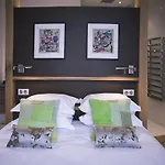 Luxury Apt. Le Marais-Pompidou. 2Br/2Ba. A/C